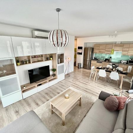 Diamond Apartments - 3 Bedroom, Luxurious Apartment In The Heart Of The City Budapest Exterior photo