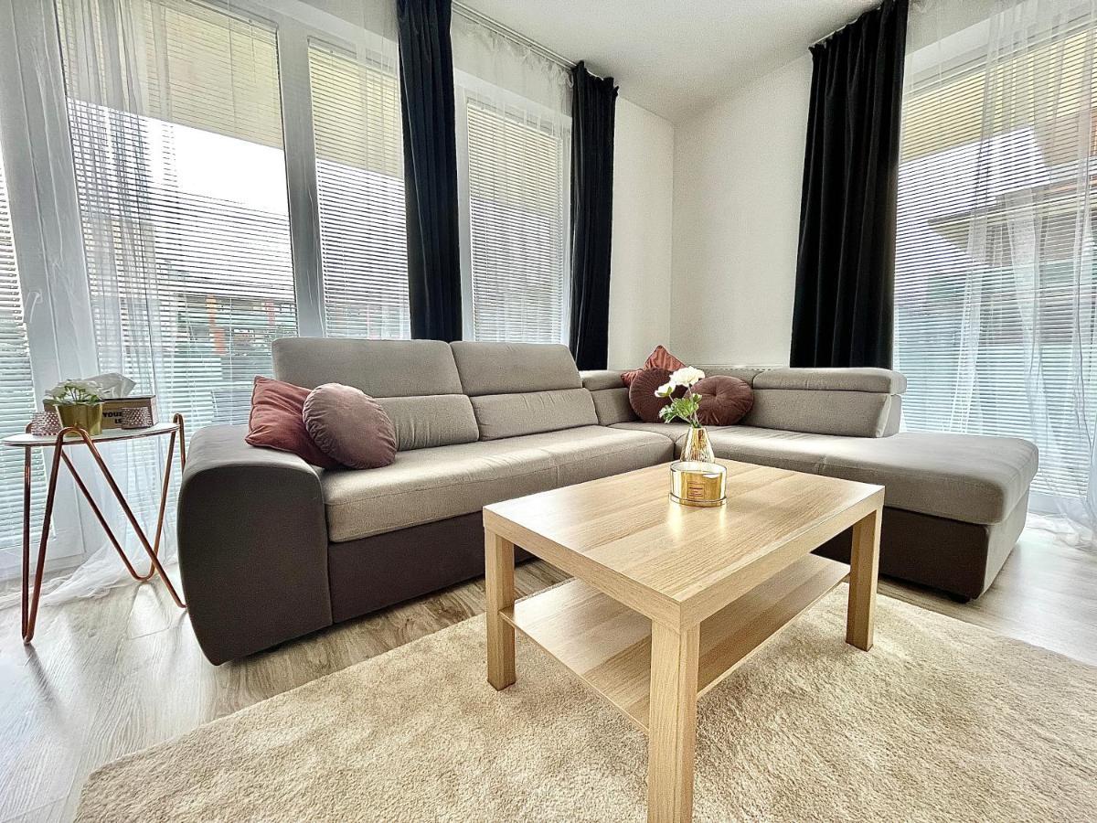 Diamond Apartments - 3 Bedroom, Luxurious Apartment In The Heart Of The City Budapest Exterior photo