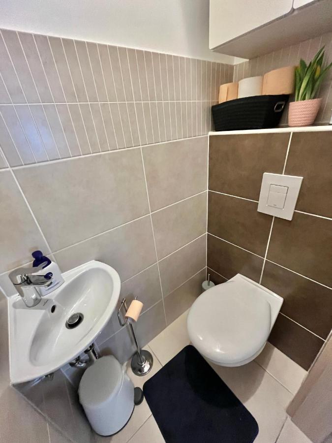 Diamond Apartments - 3 Bedroom, Luxurious Apartment In The Heart Of The City Budapest Exterior photo