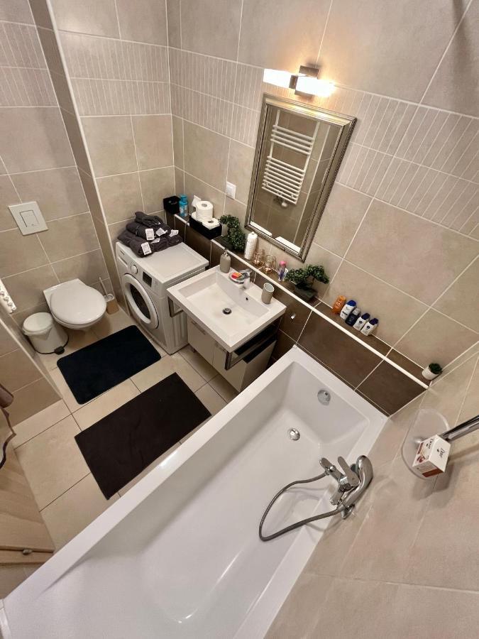 Diamond Apartments - 3 Bedroom, Luxurious Apartment In The Heart Of The City Budapest Exterior photo