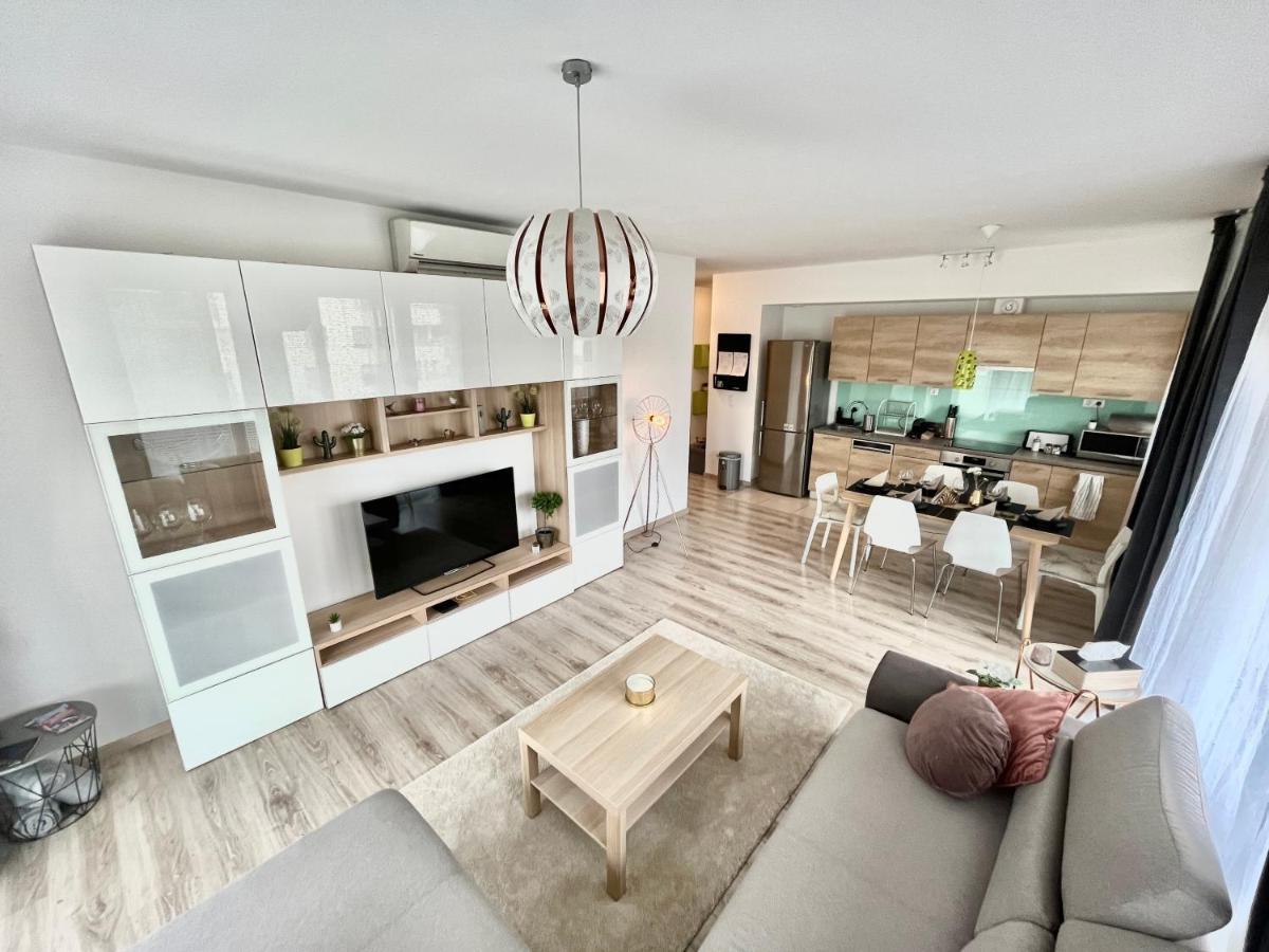 Diamond Apartments - 3 Bedroom, Luxurious Apartment In The Heart Of The City Budapest Exterior photo